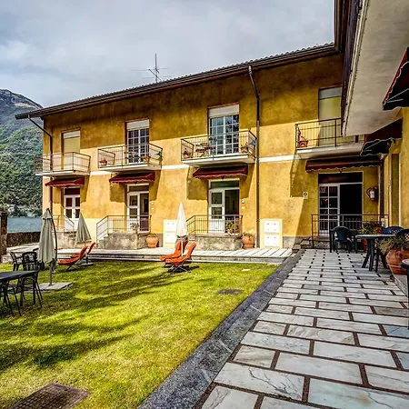 Ξενοδοχείο με διαμερίσματα Lake Como Beach Resort Waterfront Villas 4*