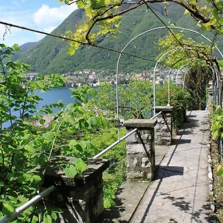 Lake Como Beach Resort Waterfront Villas Ξενοδοχείο με διαμερίσματα 4*