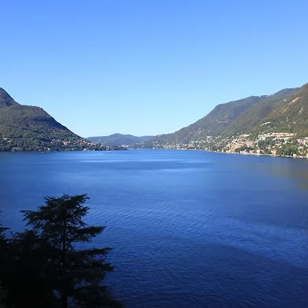 Ξενοδοχείο με διαμερίσματα Lake Como Beach Resort Waterfront Villas 4*